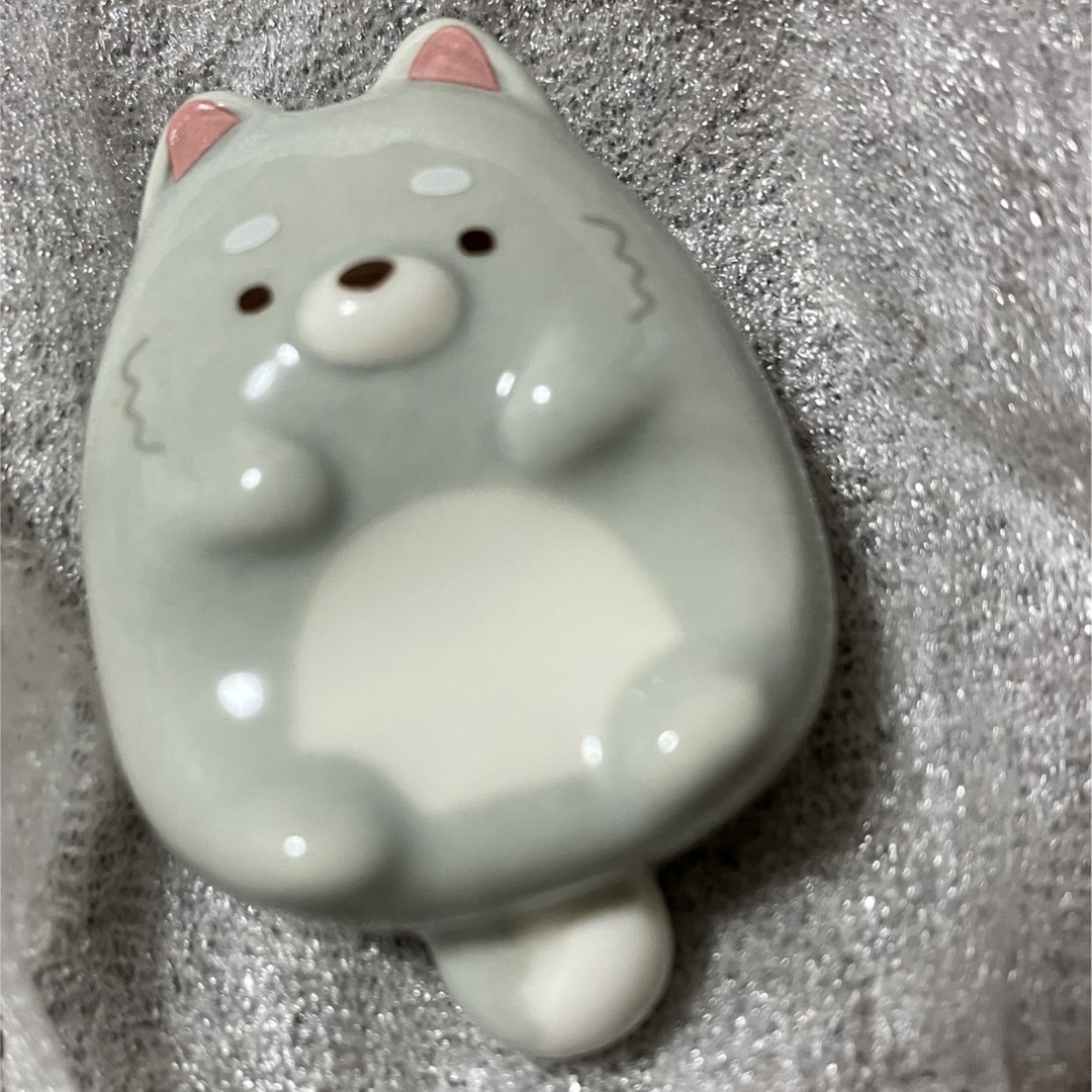 すみっコぐらし(スミッコグラシ)の新品　すみっこぐらし　はしおき　箸置き　こいぬといぬごっこ　すみっコぐらし エンタメ/ホビーのおもちゃ/ぬいぐるみ(キャラクターグッズ)の商品写真