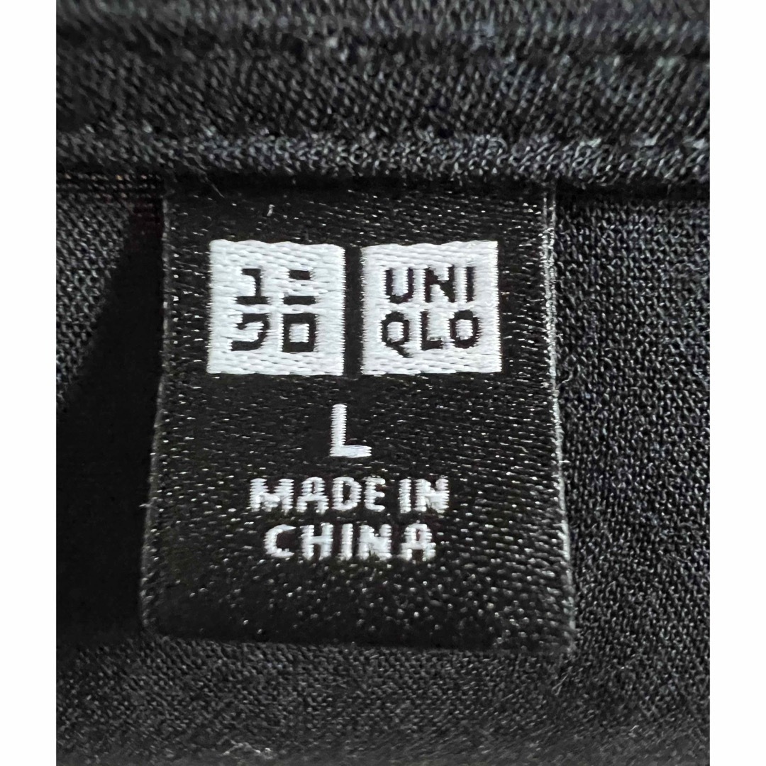 UNIQLO(ユニクロ)のUNIQLO Vネックボリュームスリーブブラウス 黒 レディースのトップス(シャツ/ブラウス(半袖/袖なし))の商品写真