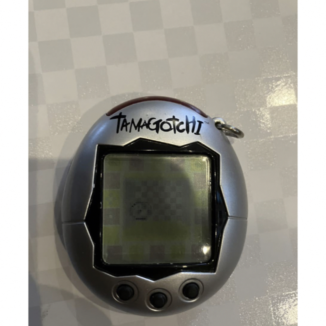 たまごっちコネクション　海外版　tamagotchi シルバー　v3