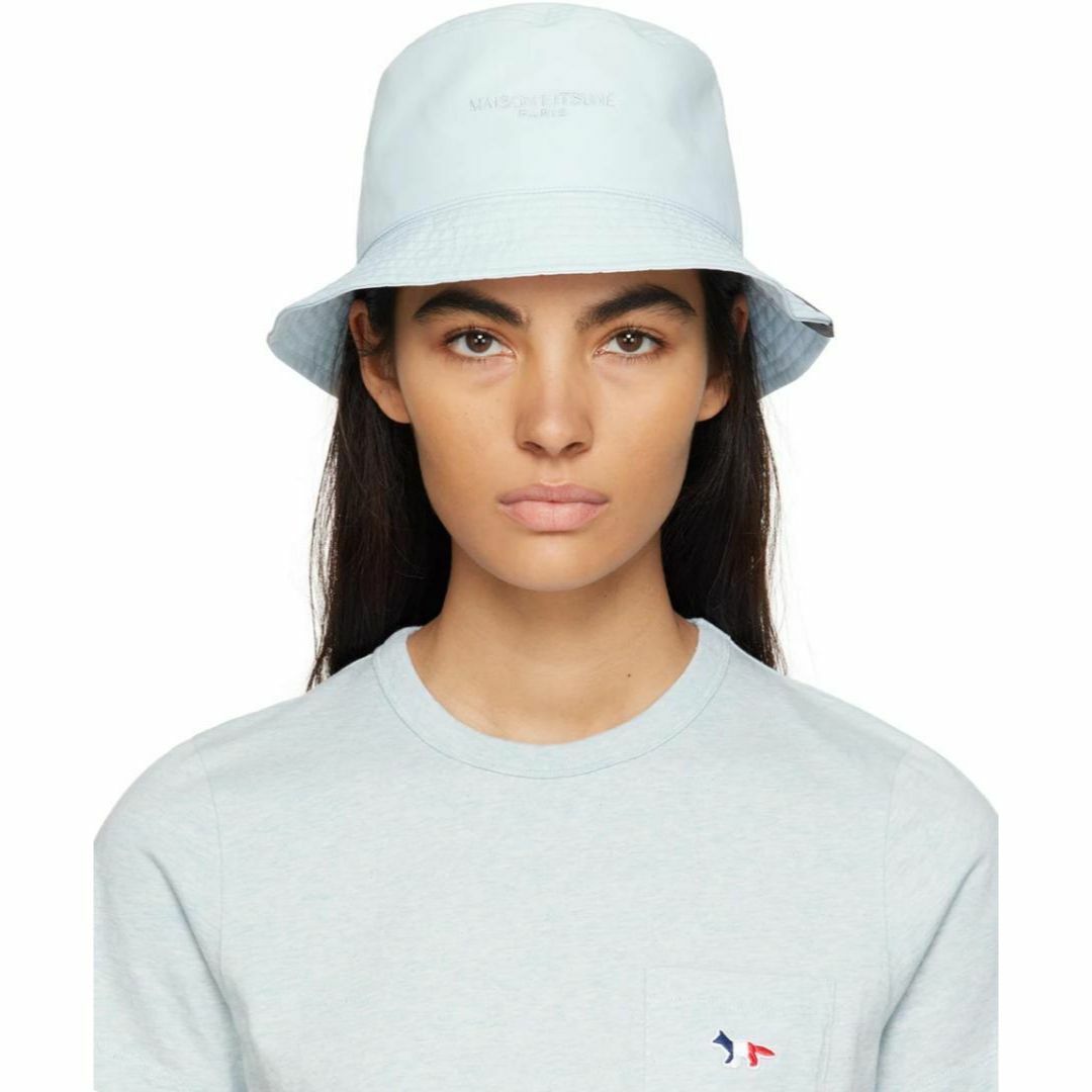 MAISON KITSUNE'(メゾンキツネ)の新品格安 メゾンキツネ テクニカルバケットハット PALE BLUE ML 1 メンズの帽子(ハット)の商品写真