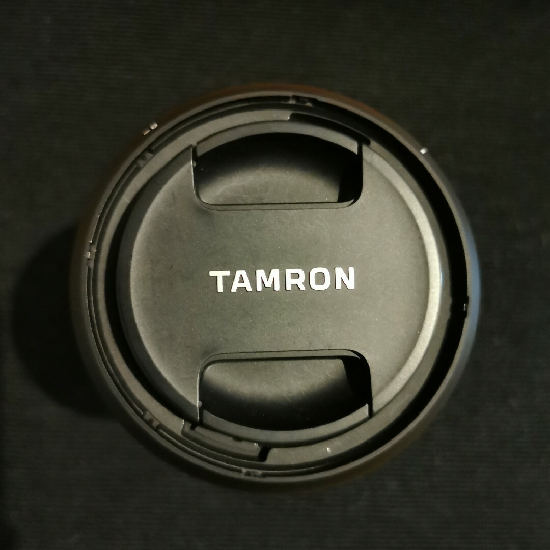 TAMRON(タムロン)のソニーαEマウント　TAMRON70-180 f2.8 レンズ　極美品 スマホ/家電/カメラのカメラ(ミラーレス一眼)の商品写真