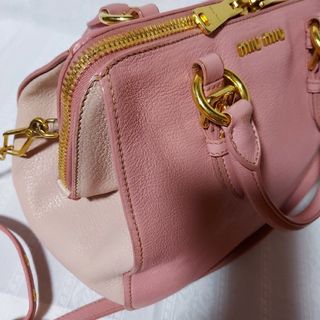 ミュウミュウ(miumiu)のmiu miu 2wayハンド&ショルダークロスボディバッグ(ショルダーバッグ)