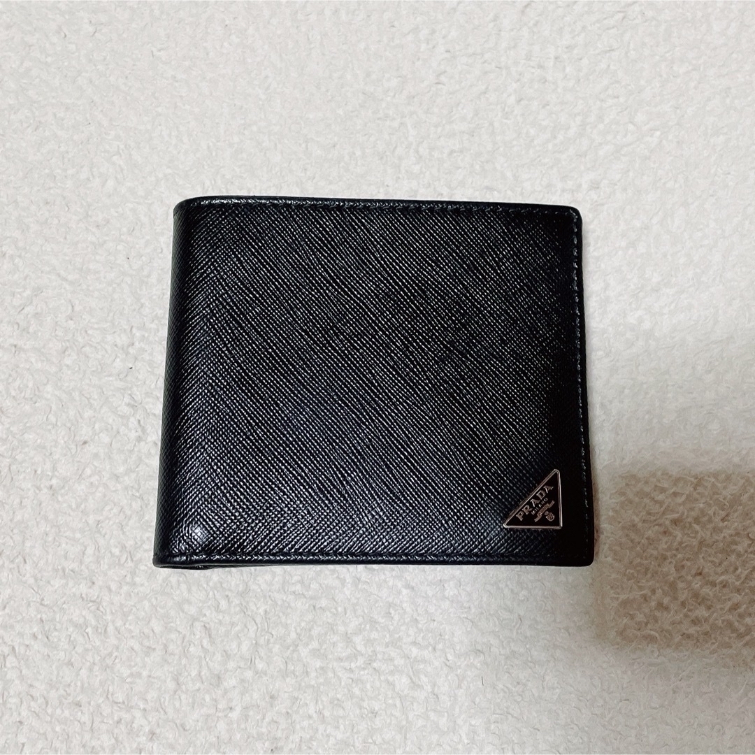 プラダ　二つ折り財布　2MO738 PRADA メンズ コンパクトウォレット折り財布