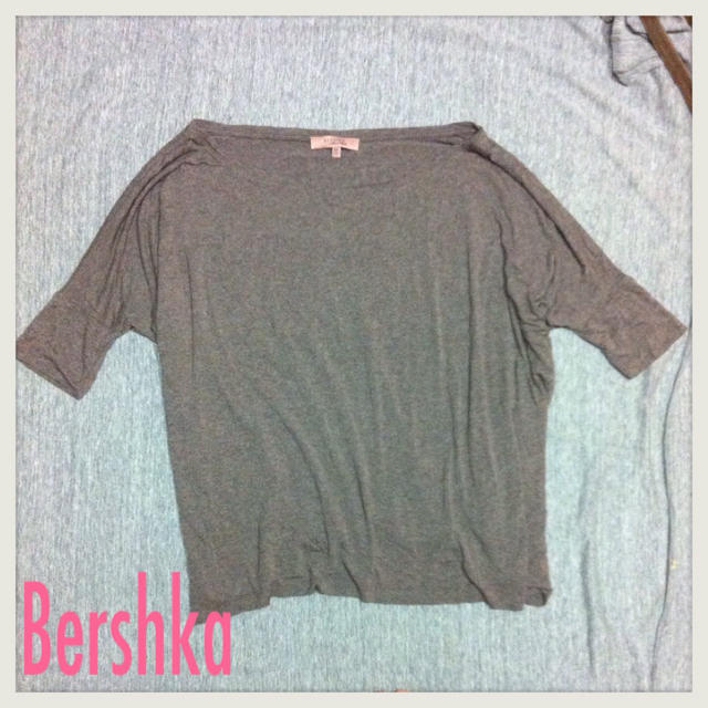 Bershka(ベルシュカ)のBershka、F21ドルマンカットソー レディースのトップス(カットソー(長袖/七分))の商品写真