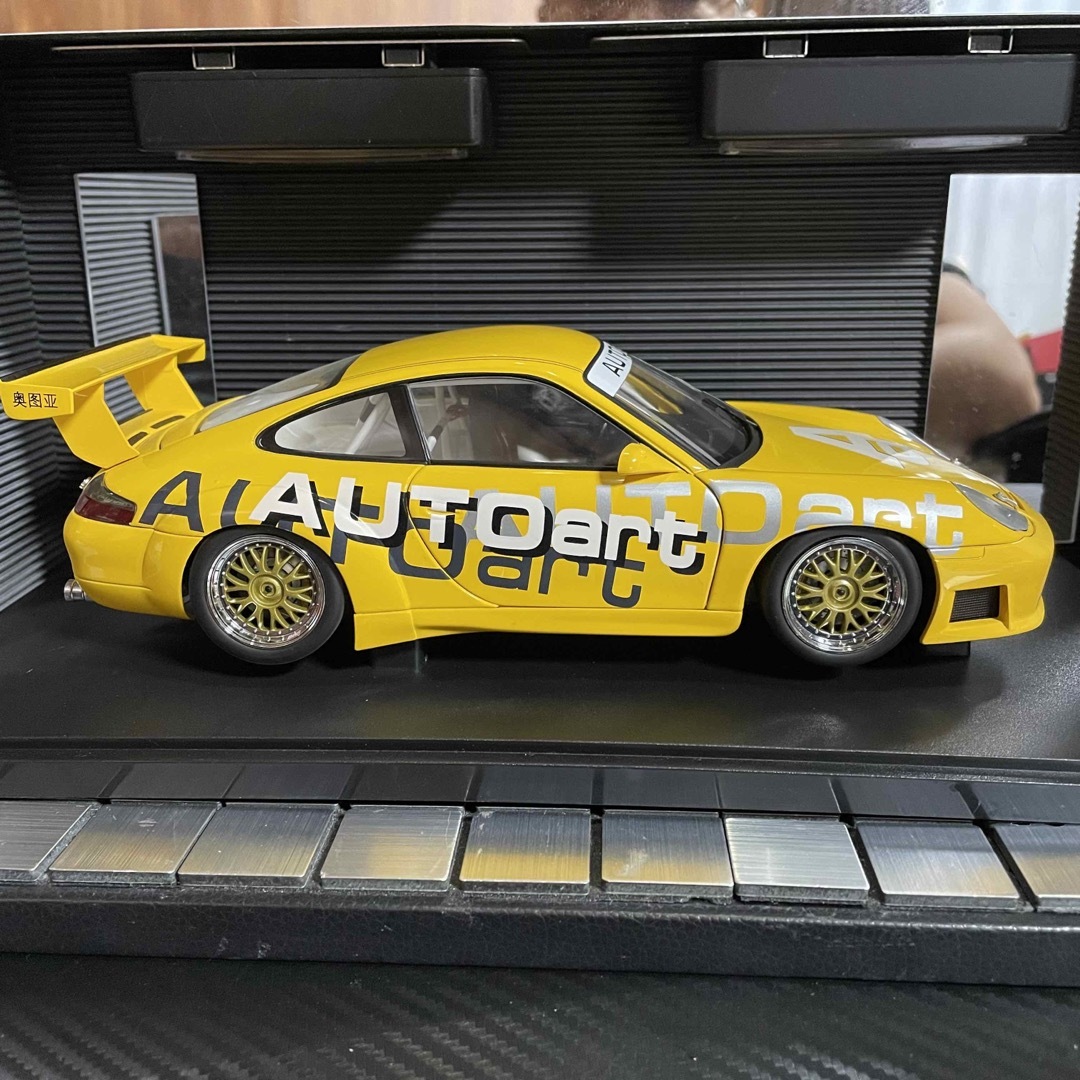 未開封品 autoart 1/18 ポルシェ911 GT3R 2004