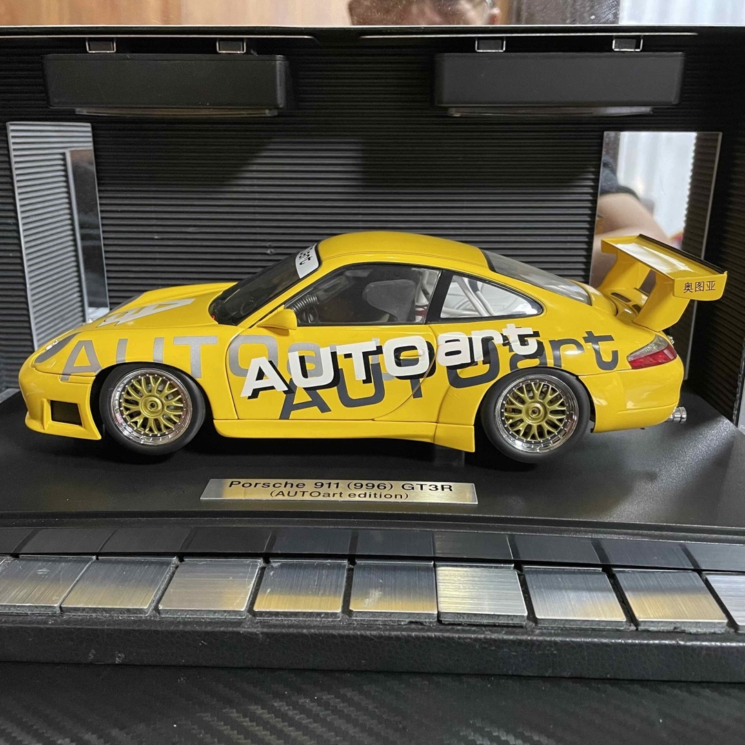 未開封品 autoart 1/18 ポルシェ911 GT3R 2004