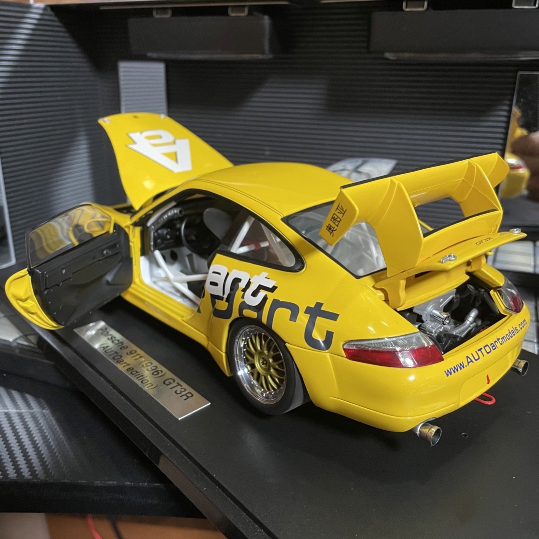 未開封品 autoart 1/18 ポルシェ911 GT3R 2004