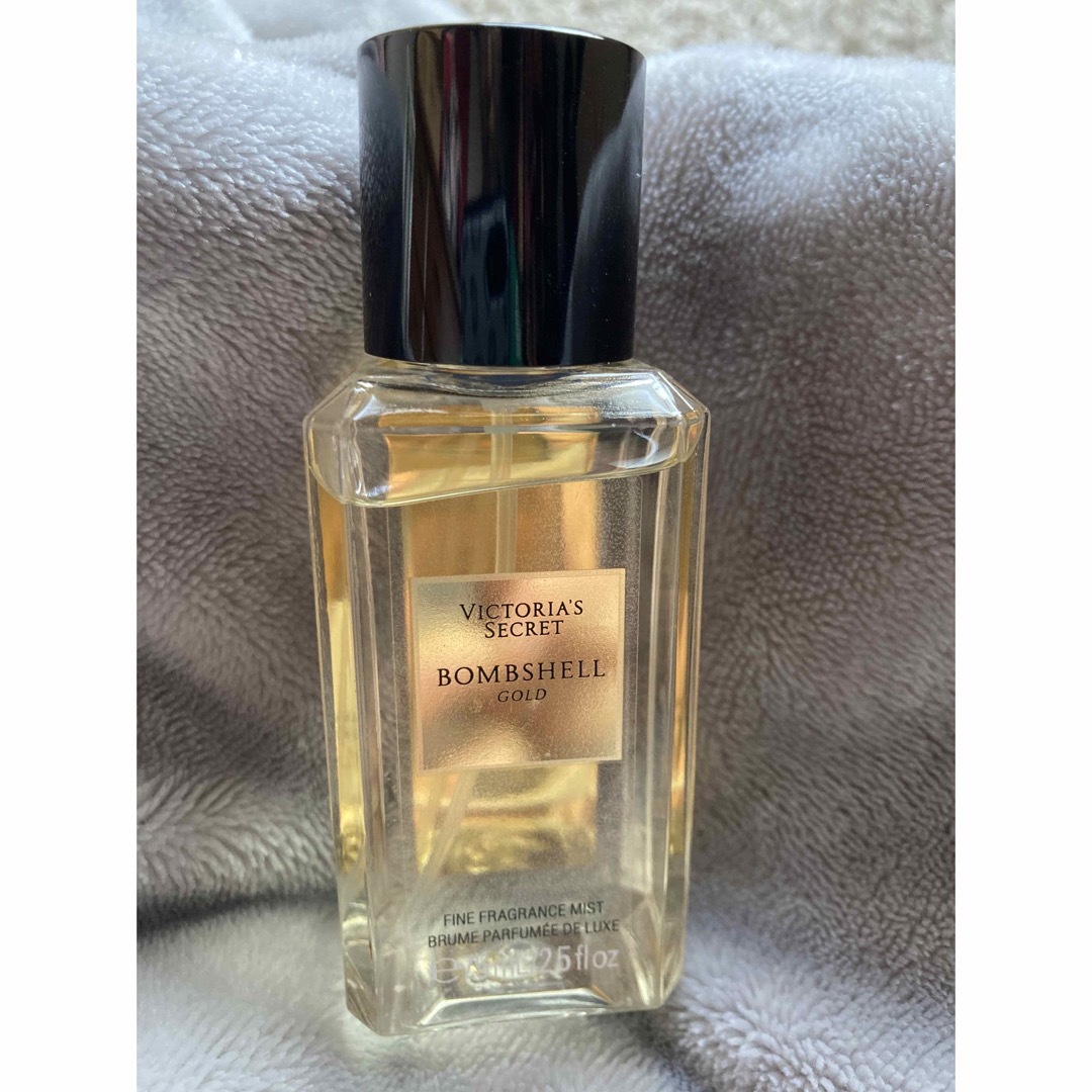 Victoria's Secret(ヴィクトリアズシークレット)の【日本未販売】VICTORIA’S SECRET  BOMBSHELLGOLD  コスメ/美容の香水(香水(女性用))の商品写真