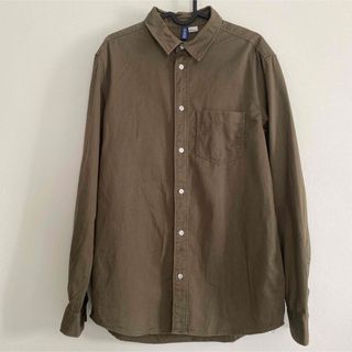 エイチアンドエム(H&M)のメンズ　H&M カーキ　長袖シャツ　Sサイズ(シャツ)