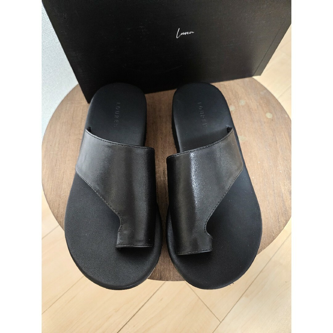 CLANE(クラネ)の【新品】louren leather thong sandal レディースの靴/シューズ(サンダル)の商品写真