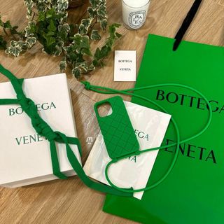 ボッテガヴェネタ(Bottega Veneta)の新品　ボッテガヴェネタ　iPhone13Proケース　14　スマホショルダー(iPhoneケース)