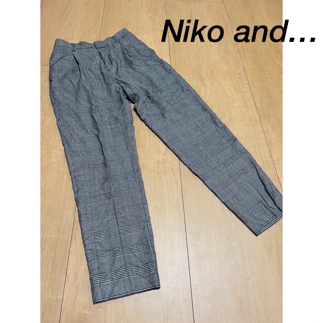 niko and...(ニコアンド)のNiko and… チェックテーパードパンツ レディースのパンツ(カジュアルパンツ)の商品写真