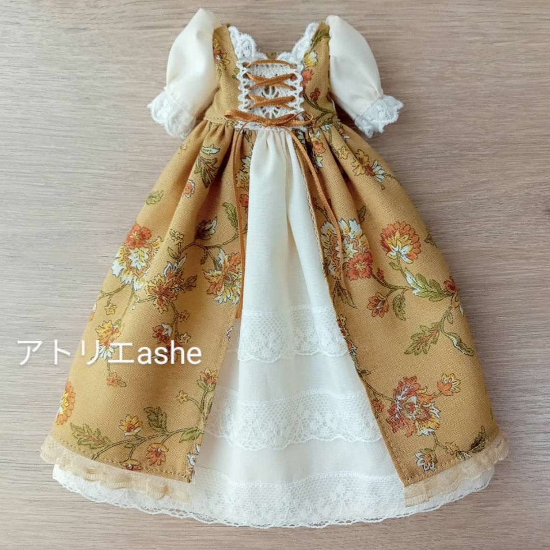ハンドメイド「編み上げのレイヤードドレス 中世風」ネオブライス・リカちゃんの服