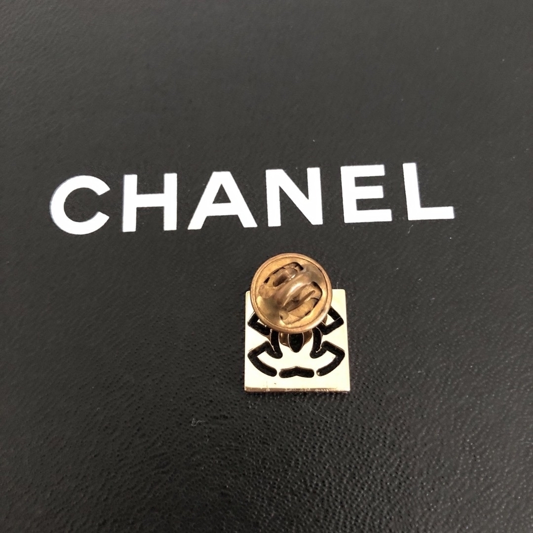 CHANEL - CHANEL シャネル ピンバッジ ブローチ ラインストーン ピンク