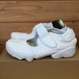 ナイキ(NIKE)の新品 28 NIKE WMNS AIR RIFT BR ナイキ エアリフト 白(スニーカー)