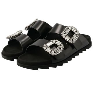 ロジェヴィヴィエ(ROGER VIVIER)のロジェ ヴィヴィエ ROGER VIVIER サンダル スライディー ヴィヴ ストラス バックル SLIDY VIV STRASS BUCKLE 靴 レディース ブラック RVW45818820 BSS B999(サンダル)