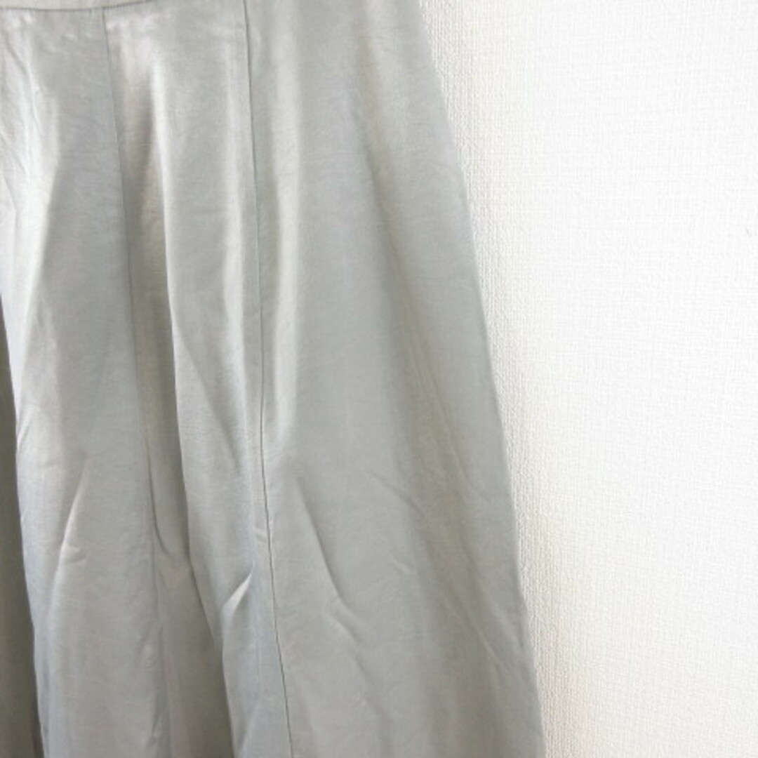 YEVS(イーブス)のイーブス YEVS ロングスカート フレア サテン くすみ緑 F レディースのスカート(ロングスカート)の商品写真