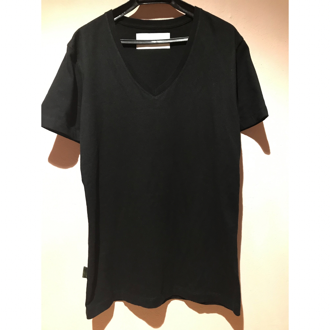 AKM(エイケイエム)のAKMＶネックTシャツ メンズのトップス(Tシャツ/カットソー(半袖/袖なし))の商品写真