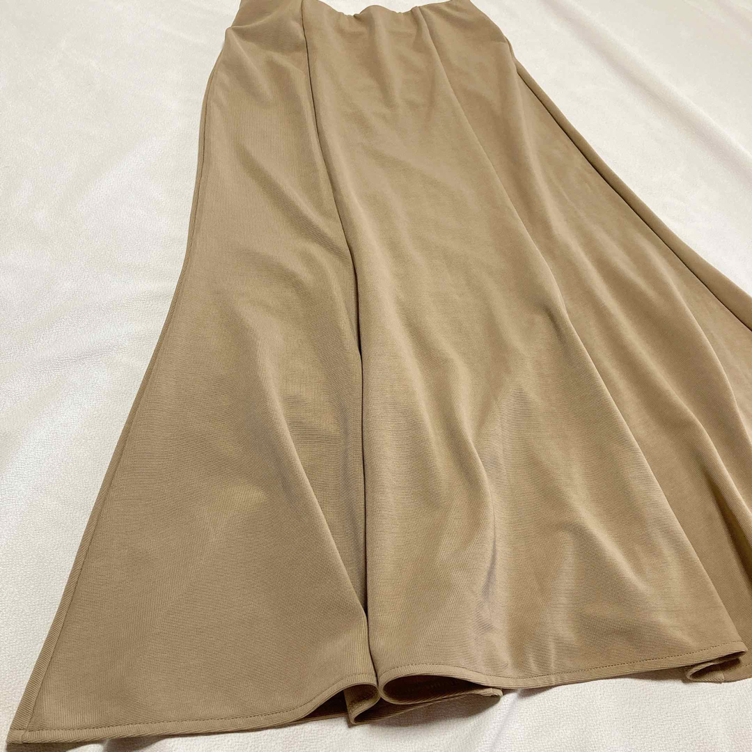 Re:EDIT(リエディ)のRe:EDIT マーメイドスカート　フレアロング　ベージュ　Mサイズ　シンプル レディースのスカート(ロングスカート)の商品写真