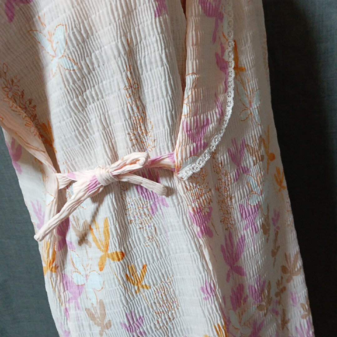 美品 M 白蘭美装 寝巻き パジャマ ルームウェア ナイトウェア 花柄 レディースのルームウェア/パジャマ(パジャマ)の商品写真
