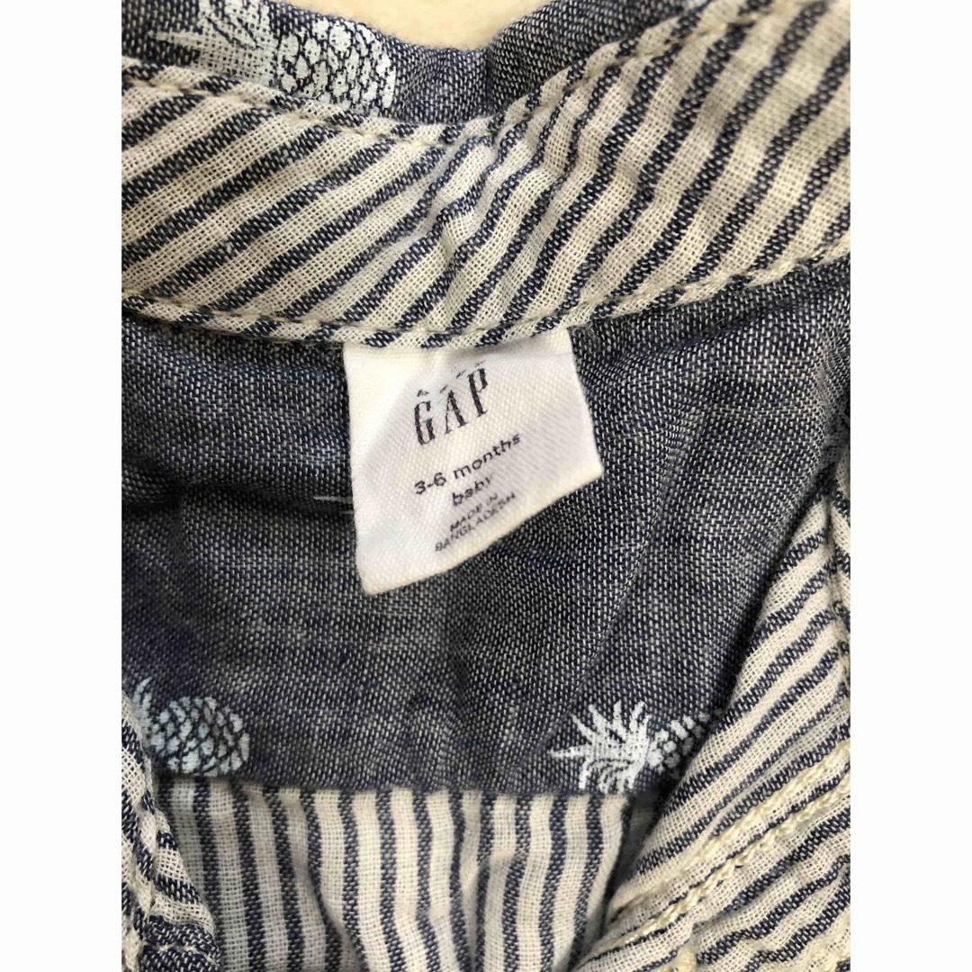 babyGAP(ベビーギャップ)の美品　GAP シャツ　ロンパース キッズ/ベビー/マタニティのベビー服(~85cm)(ロンパース)の商品写真