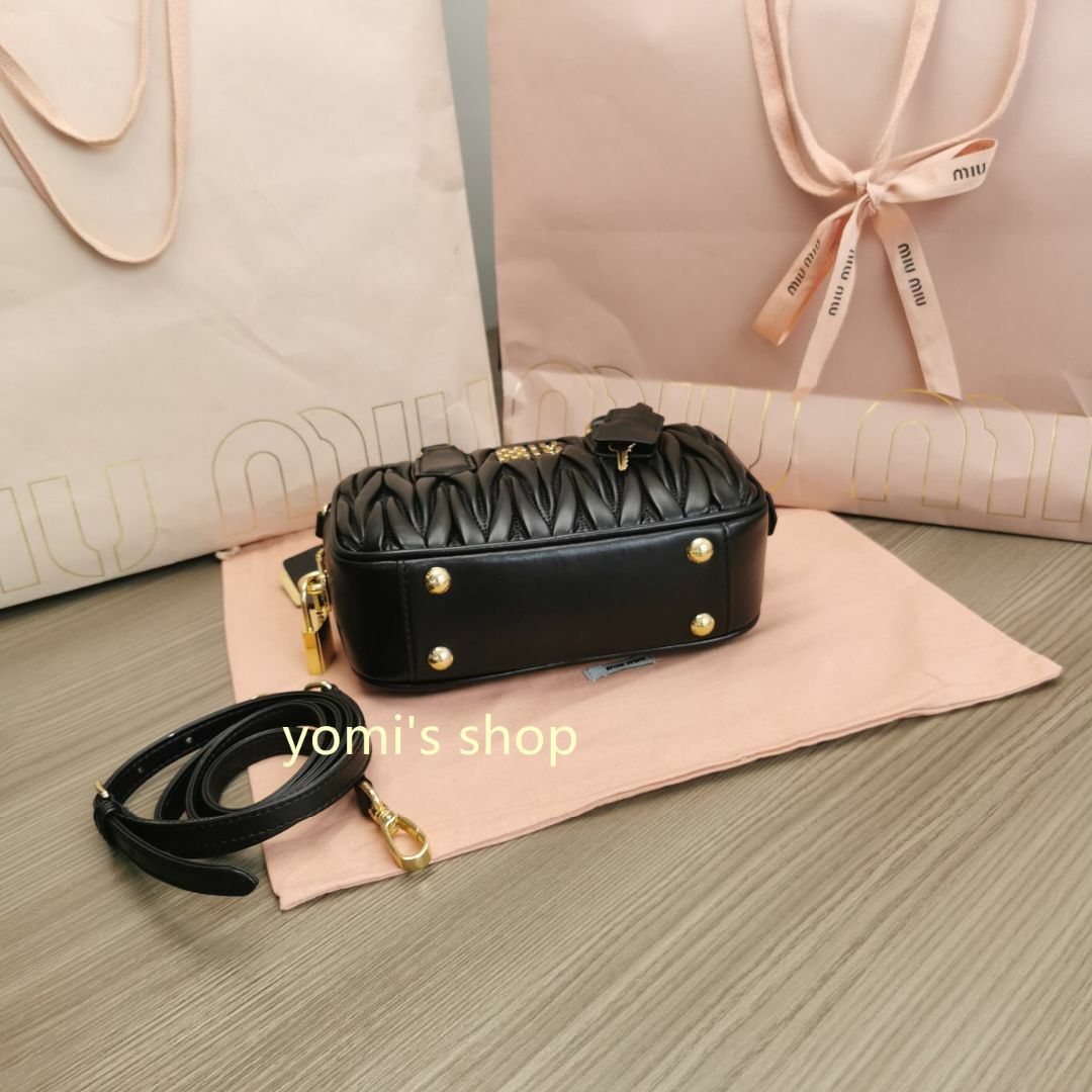 MIUMIU マテラッセレザー トップハンドルスモールバッグ