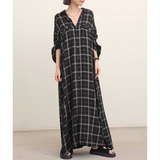 アパルトモンドゥーズィエムクラス(L'Appartement DEUXIEME CLASSE)の【REMI RELIEF/レミレリーフ】CHECK SHIRT DRESS(ロングワンピース/マキシワンピース)