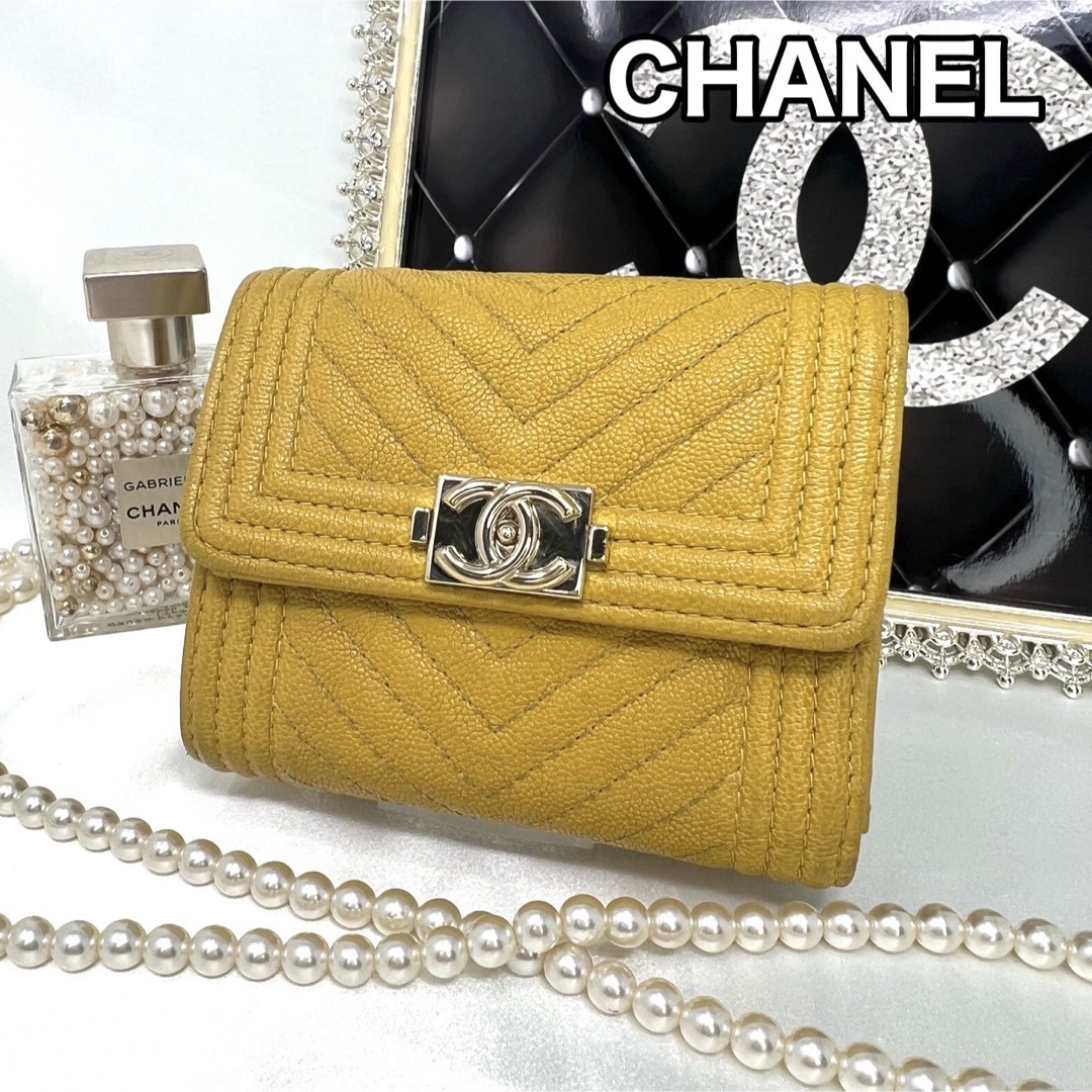 CHANEL ボーイシャネル Vステッチ キャビアスキン 三つ折り財布ふ