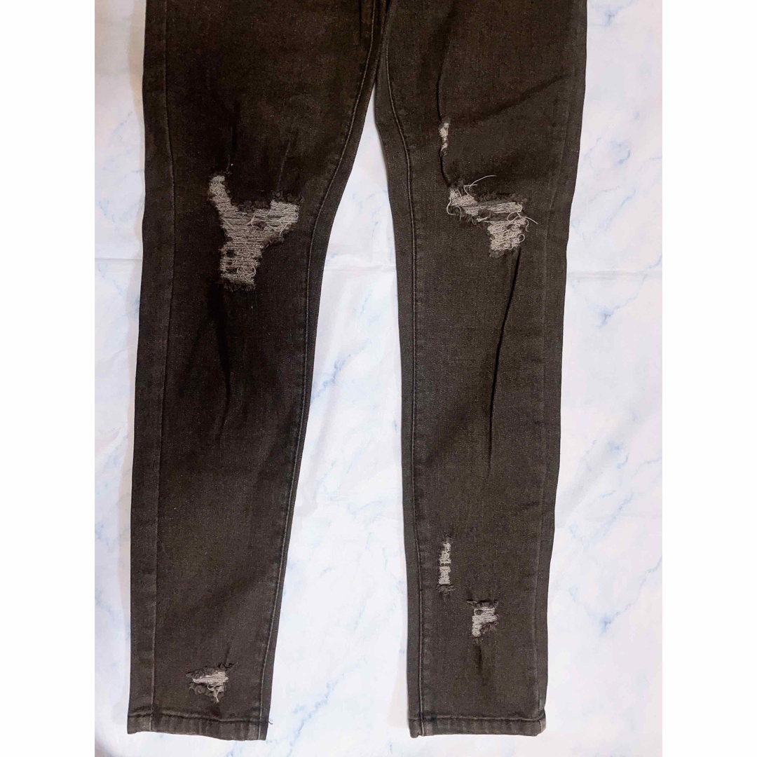 黒 ブラック デニム ジーンズ ダメージ レディースのパンツ(デニム/ジーンズ)の商品写真