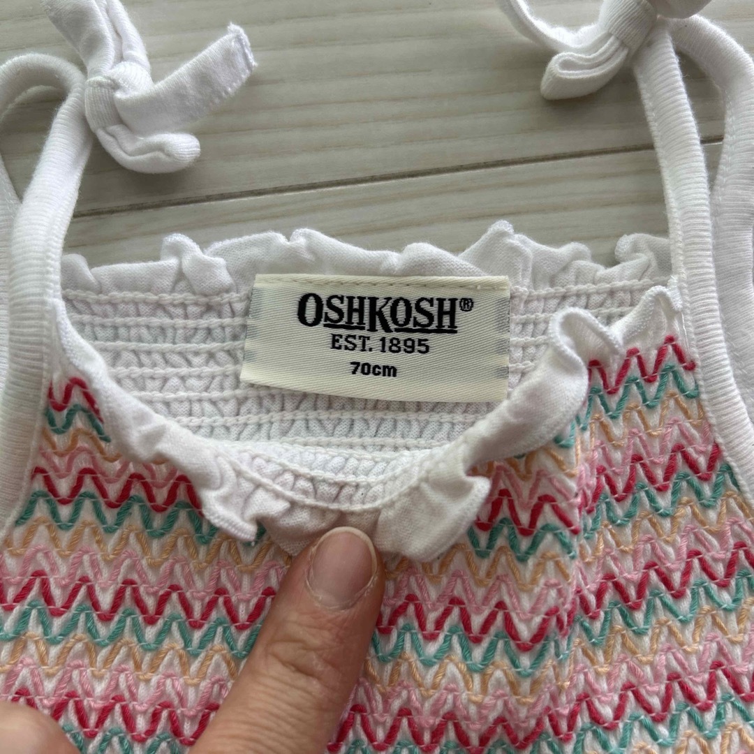 OshKosh(オシュコシュ)のオシュコッシュ キャミソール 70㎝ キッズ/ベビー/マタニティのベビー服(~85cm)(タンクトップ/キャミソール)の商品写真