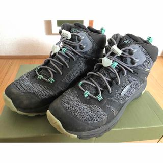 KEEN - キーンKEEN テラドーラ ツー ミッド エスピーの通販 by おなつ ...