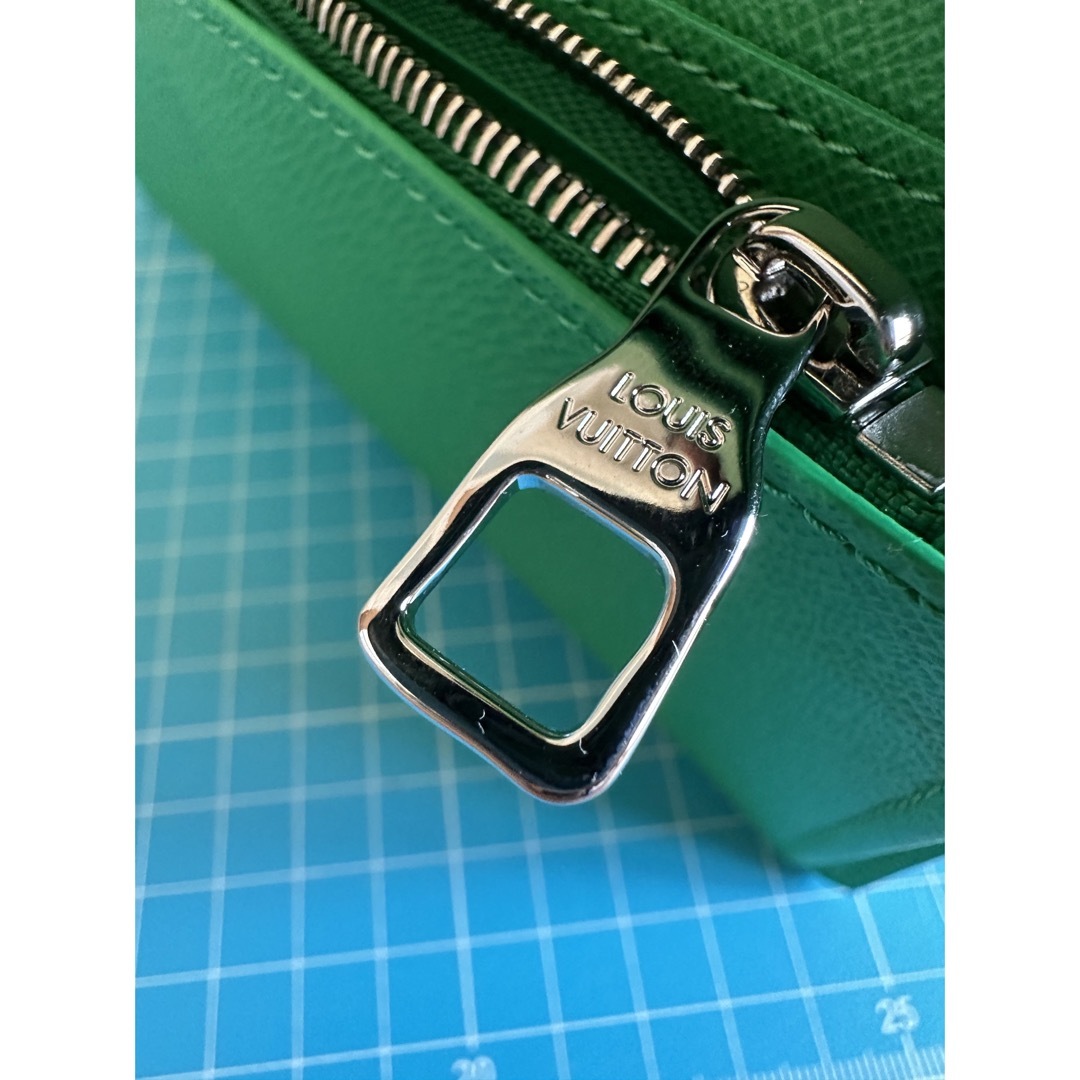 LOUIS VUITTON(ルイヴィトン)の新品　未使用　LOUIS VUITTON ルイ・ヴィトン ポルトフォイユブラザ  メンズのファッション小物(長財布)の商品写真