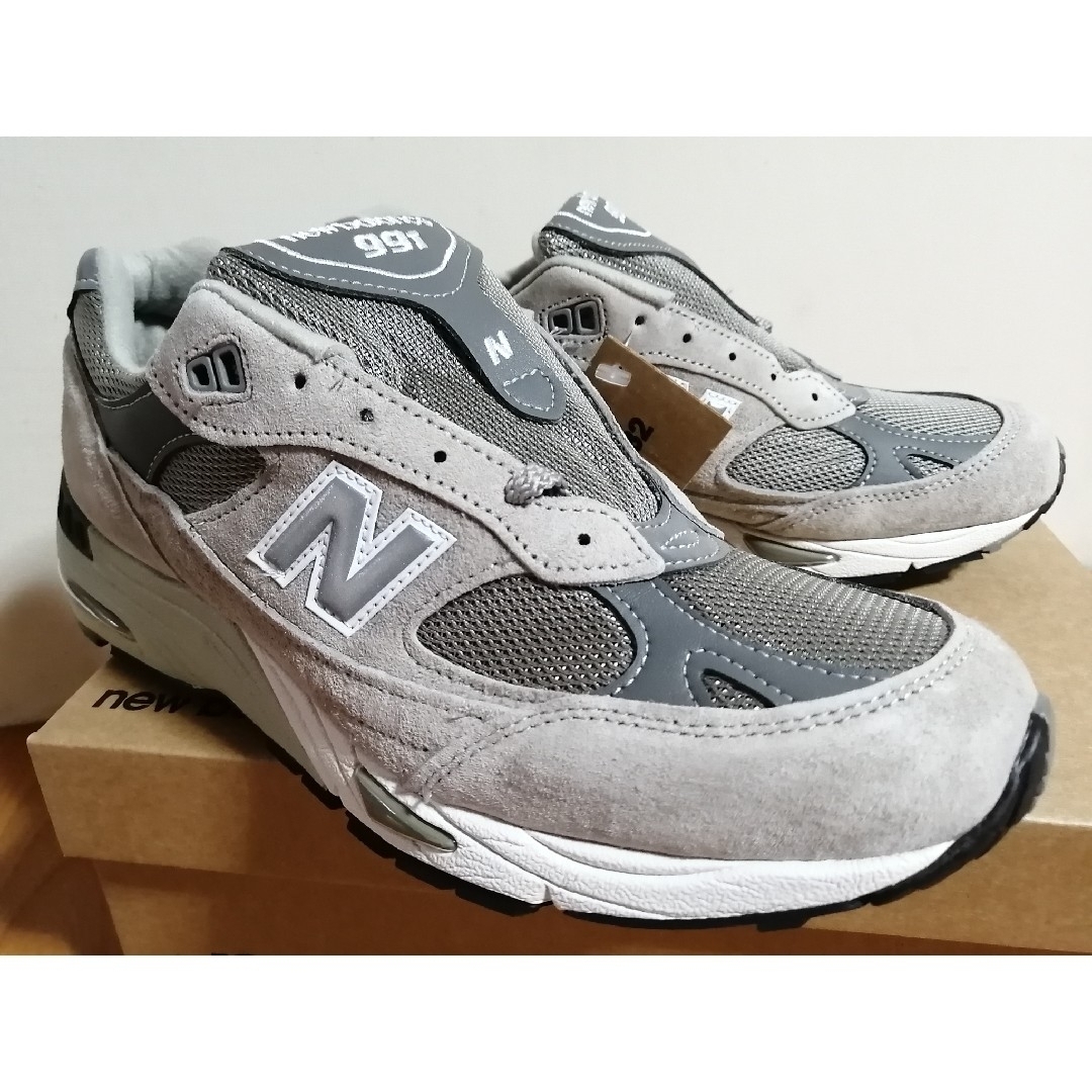 New Balance(ニューバランス)の新品未使用 us8.5 26.5cm ニューバランス M991GL グレー メンズの靴/シューズ(スニーカー)の商品写真