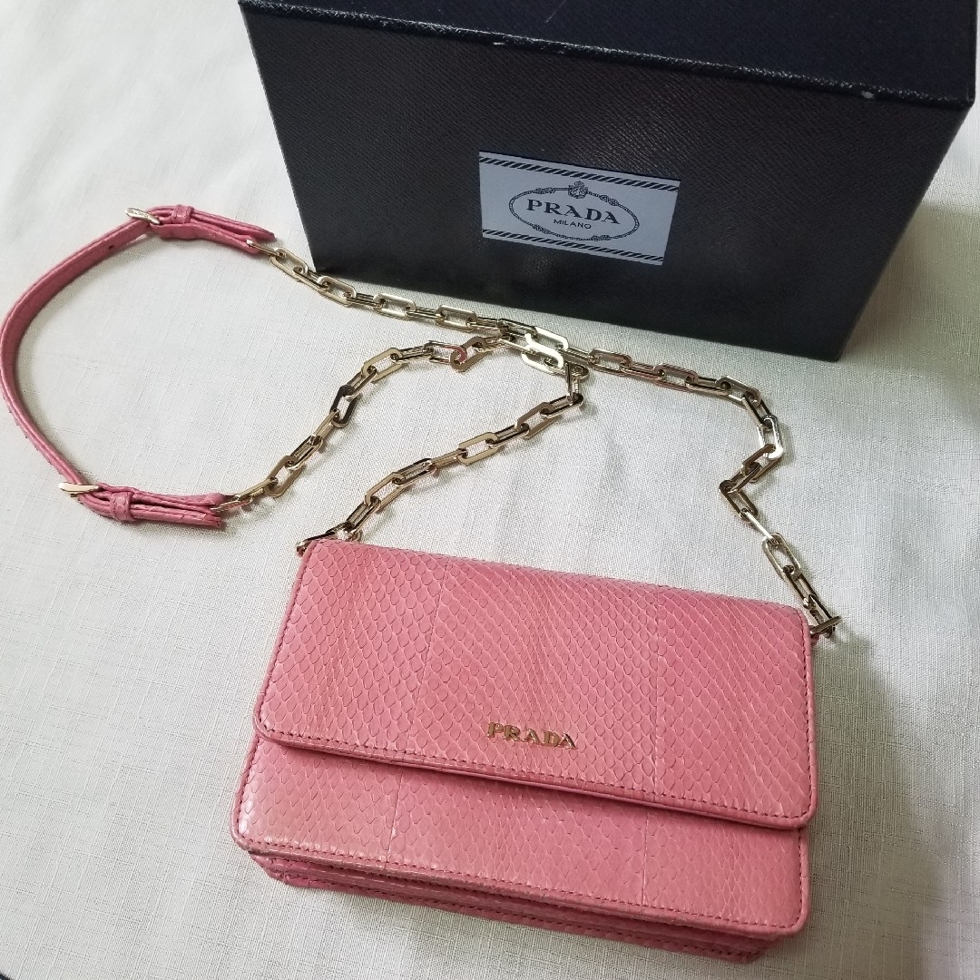 PRADA プラダ パイソンレザーチェーンウォレットバッグ - ショルダーバッグ
