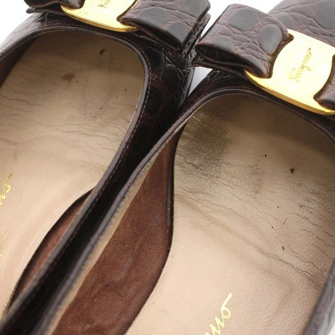 Salvatore Ferragamo(サルヴァトーレフェラガモ)のフェラガモ Ferragamo パンプス クロコ型 ヴァラ 6 23.5 茶 レディースの靴/シューズ(ハイヒール/パンプス)の商品写真