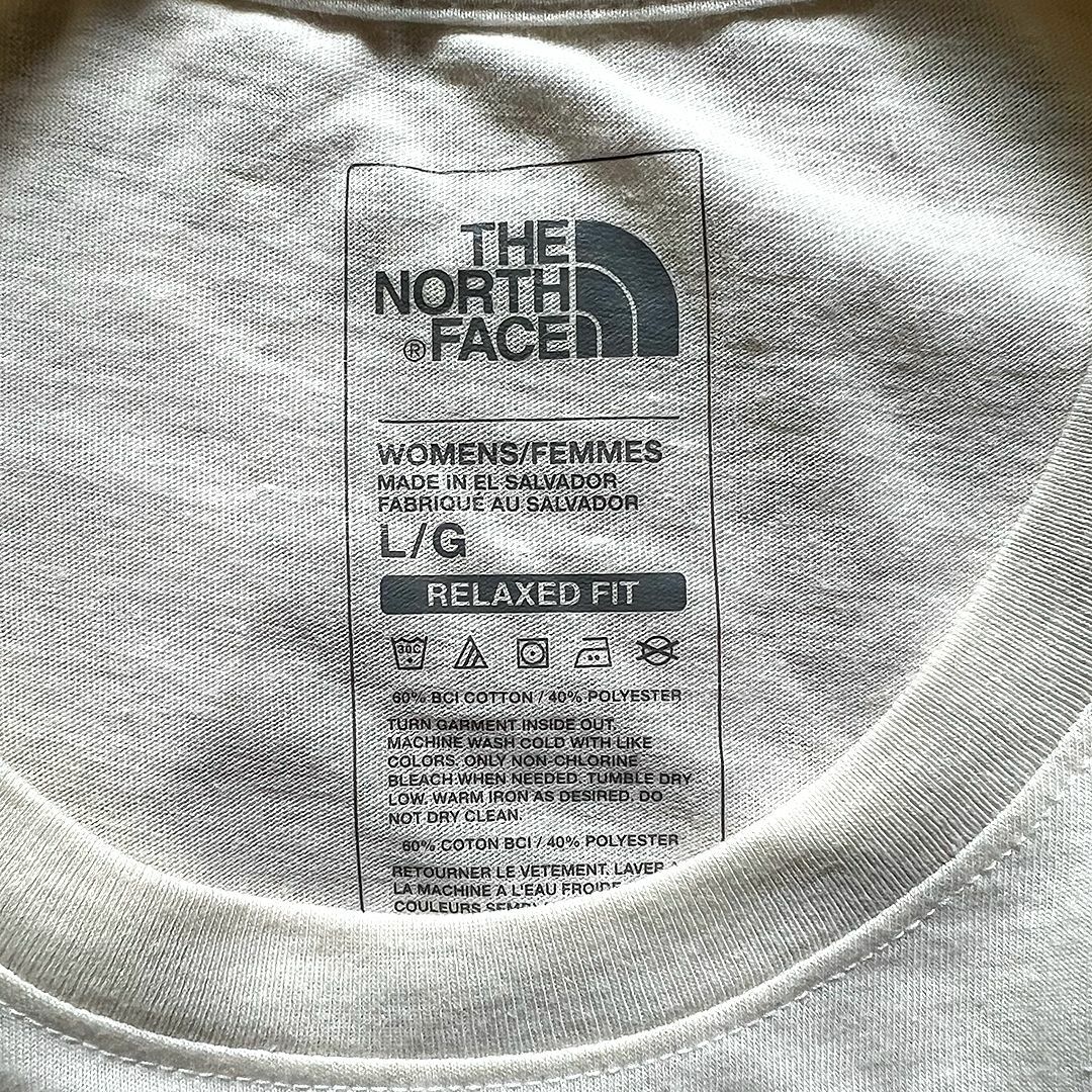 THE NORTH FACE(ザノースフェイス)の【タグなし未使用】USA製ノースフェイス クマプリント半袖TシャツベージュL レディースのトップス(Tシャツ(半袖/袖なし))の商品写真
