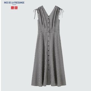 ユニクロ(UNIQLO)のユニクロ　コットンフレアVネックワンピース　ギンガムチェック　S(ロングワンピース/マキシワンピース)