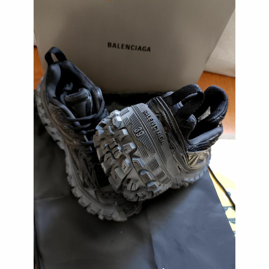 大人気新品 Balenciaga - balenciaga DEFENDER スニーカー 39の通販 by