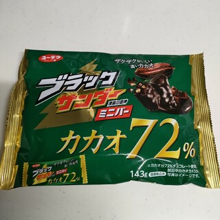 ユウラクセイカ(有楽製菓)のブラックサンダー　カカオ72%(菓子/デザート)