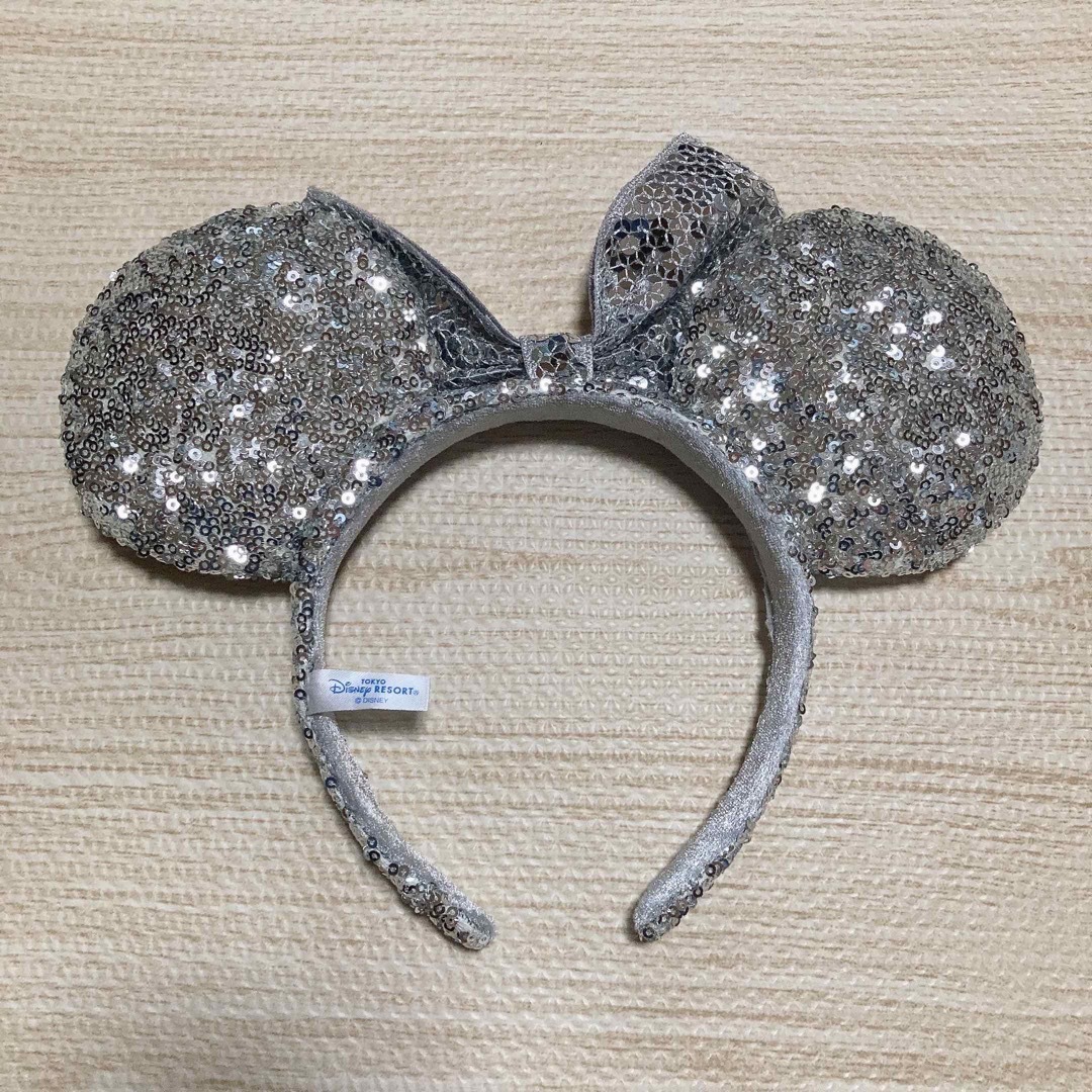 Disney(ディズニー)の【美品】ディズニー ミニー スパンコール カチューシャ レディースのヘアアクセサリー(カチューシャ)の商品写真