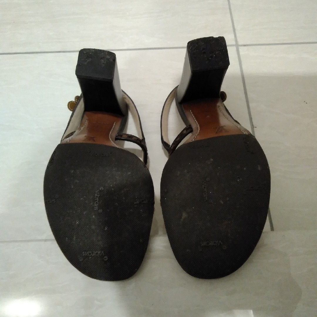 LOUIS VUITTON(ルイヴィトン)の美品 フラワーハラコサンダル 23cm  ルイヴィトン レディースの靴/シューズ(サンダル)の商品写真