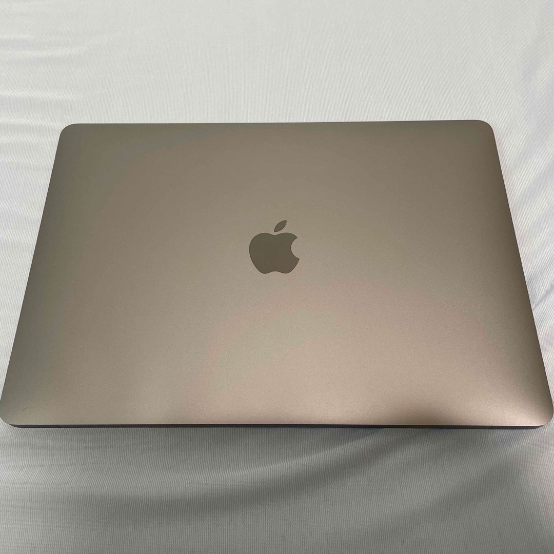 macbookair美品　MacBook Air M1 8GB 256GB ・おまけ:アダプター付き