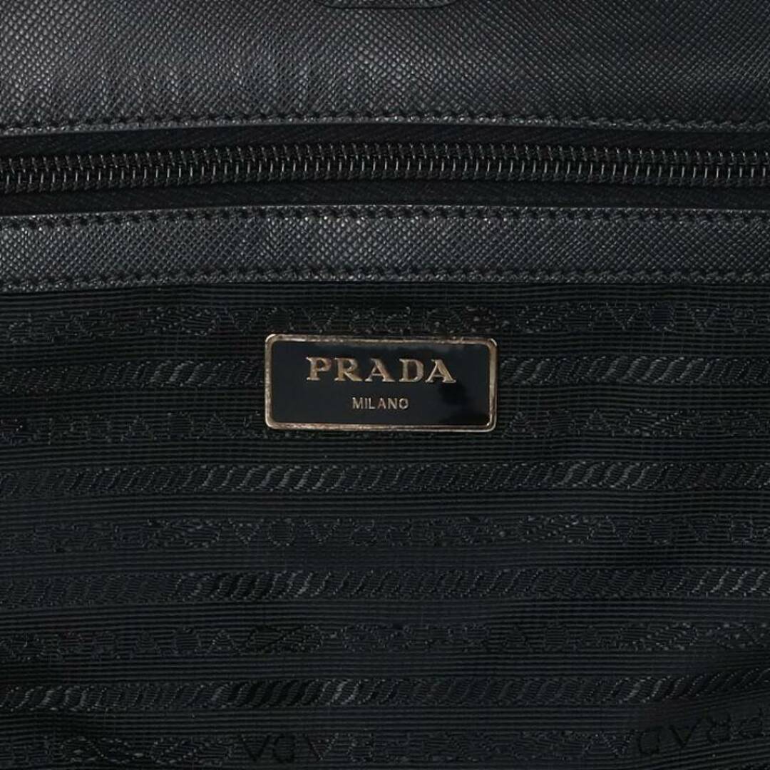 PRADA(プラダ)のプラダ プレート付2WAYナイロントートバッグ  メンズ メンズのバッグ(トートバッグ)の商品写真