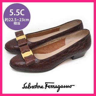 サルヴァトーレフェラガモ(Salvatore Ferragamo)のフェラガモ ヴァラリボン 型押し パンプス 5.5C(約22.5-23cm)(ハイヒール/パンプス)