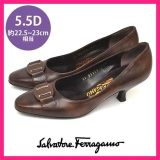 サルヴァトーレフェラガモ(Salvatore Ferragamo)の美品♪フェラガモ ロゴバックル パンプス 5.5D(約22.5-23cm)(ハイヒール/パンプス)