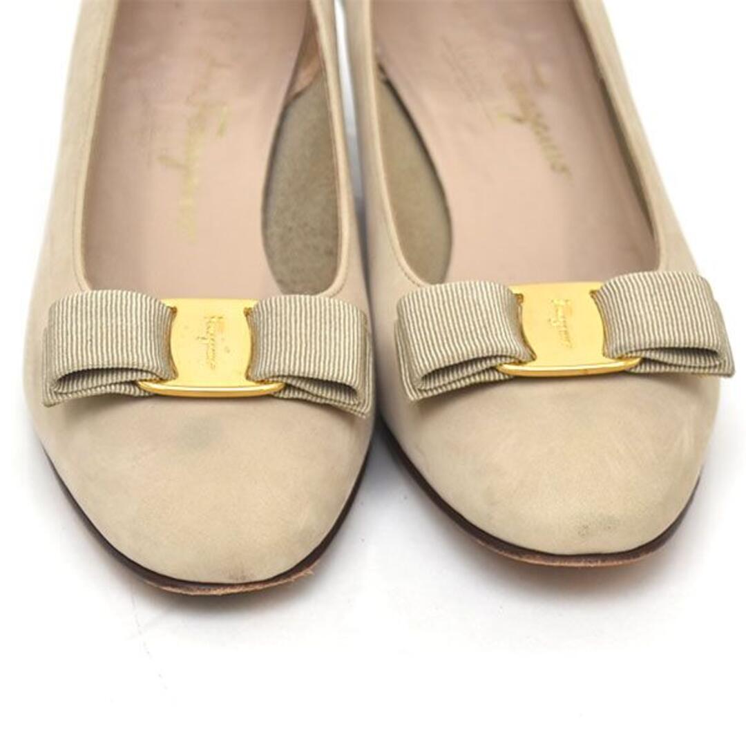 Salvatore Ferragamo(サルヴァトーレフェラガモ)のフェラガモ ヴァラリボン パンプス 6.5C(約23.5-24cm) レディースの靴/シューズ(ハイヒール/パンプス)の商品写真