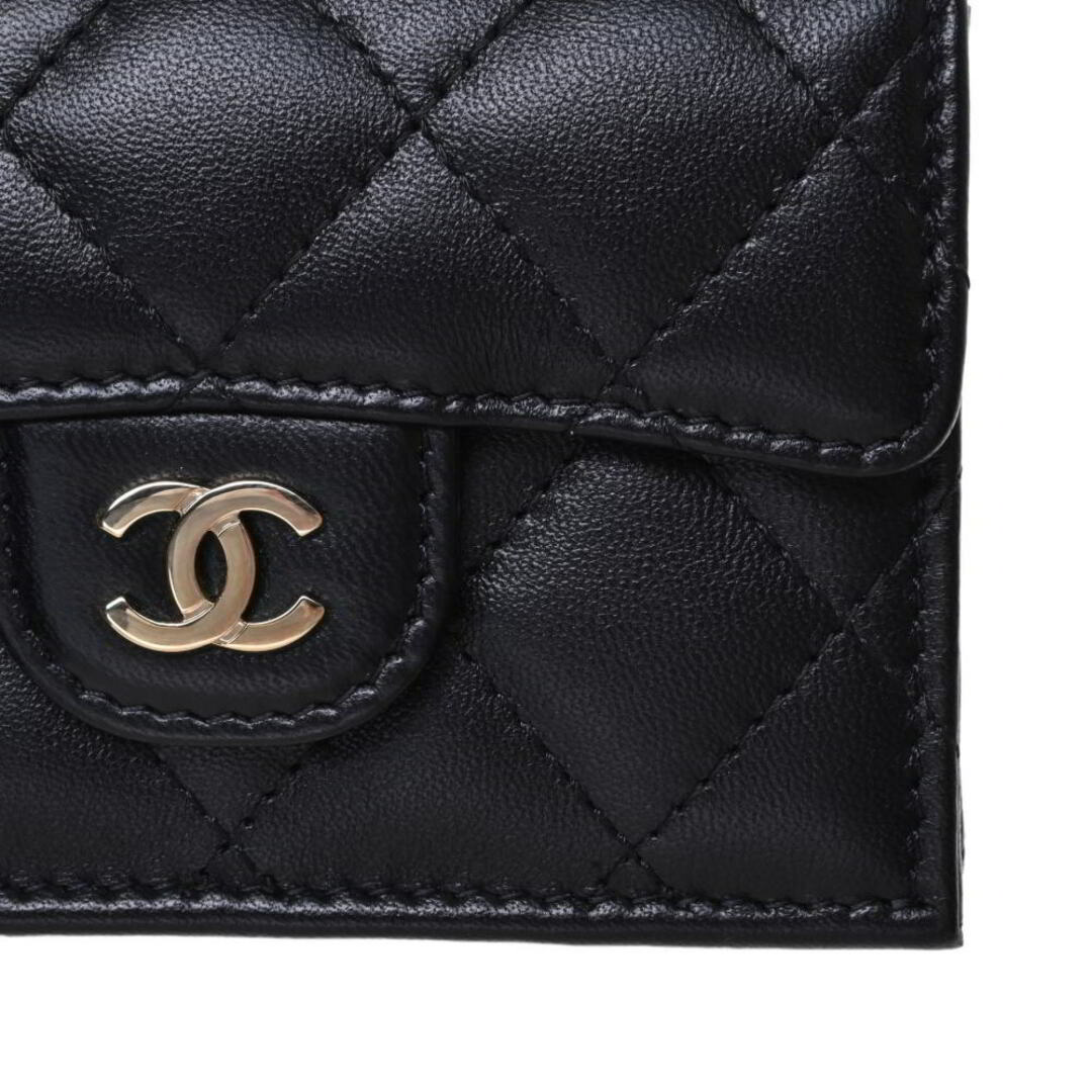 CHANEL(シャネル)のCHANEL 25番台 マトラッセ ラムスキン コンパクト ウォレット レディースのファッション小物(財布)の商品写真