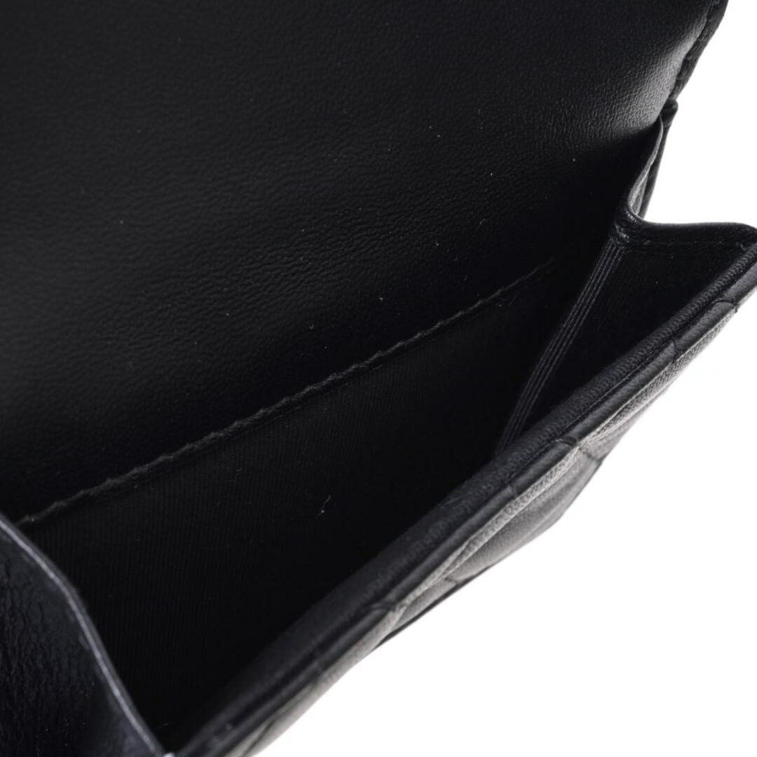 CHANEL(シャネル)のCHANEL 25番台 マトラッセ ラムスキン コンパクト ウォレット レディースのファッション小物(財布)の商品写真