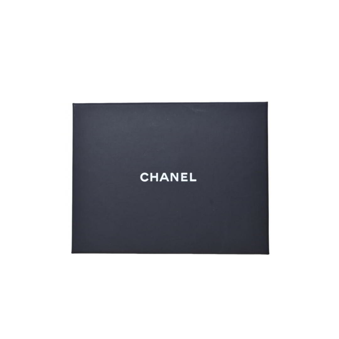 CHANEL(シャネル)のCHANEL 25番台 マトラッセ ラムスキン コンパクト ウォレット レディースのファッション小物(財布)の商品写真