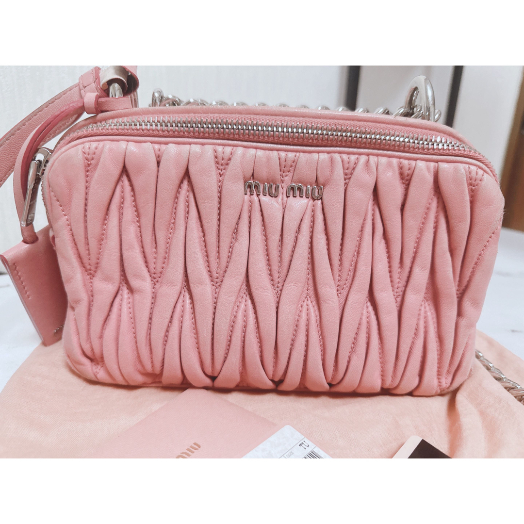 miumiu(ミュウミュウ)のミュウミュウ MIUMIU 5BH029 マテラッセ ショルダーバッグ ROSA レディースのバッグ(ショルダーバッグ)の商品写真